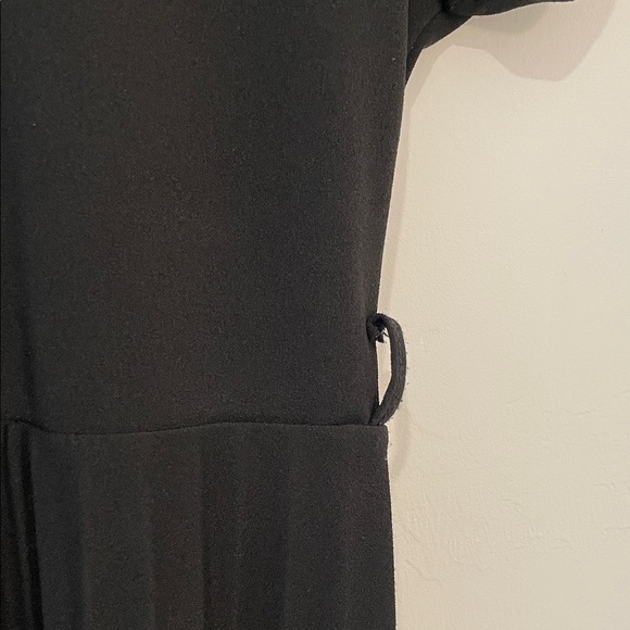 Elizabeth & Nicole Black Pleated Midi Dress size L - Picture 8 of 9